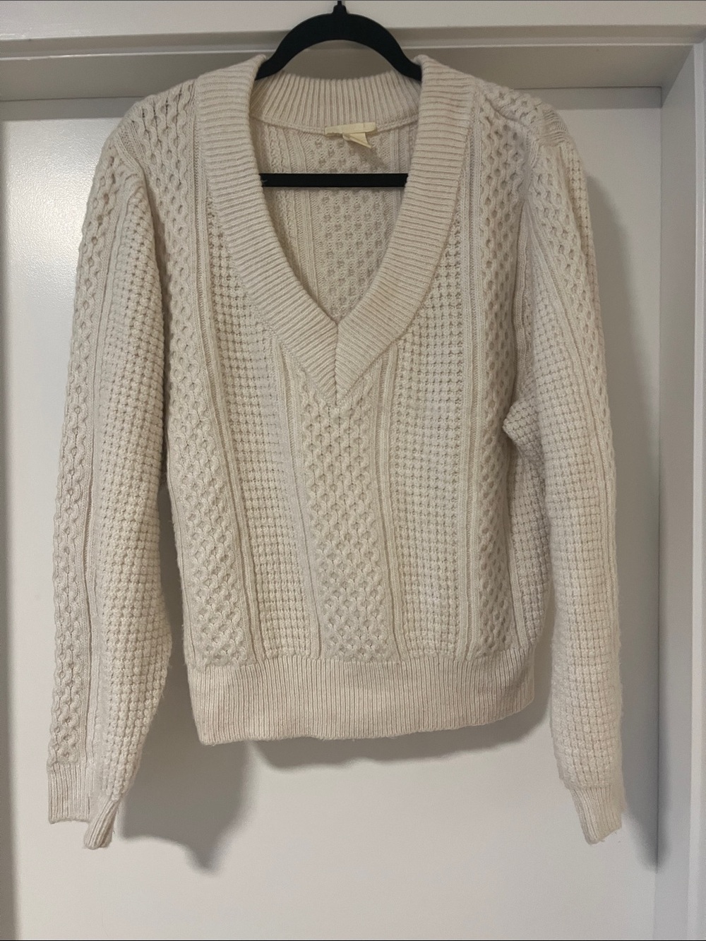 H&M Classic Cream Cable Knit V-Neck Sweater